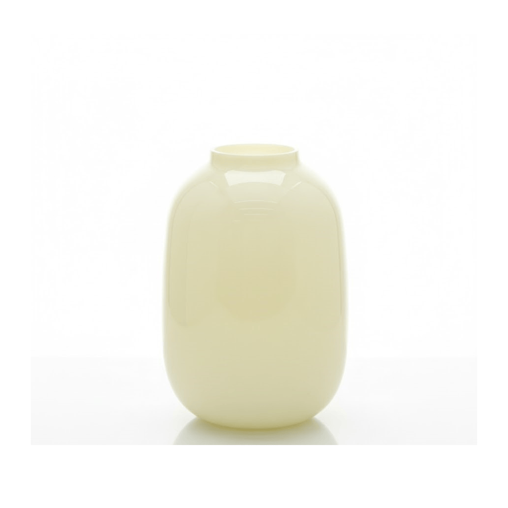 Alpha 55 Vase Cylindro-Oval en Verre Ivoire – Élégance Moderne