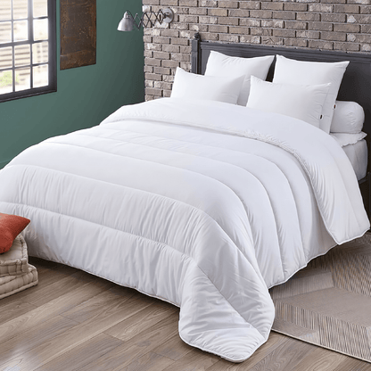Alpha 55 Couette Blanche 300g – Légère, Douce & Confortable