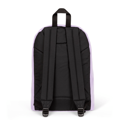 Alpha 55 Eastpak out of office glossy lilac