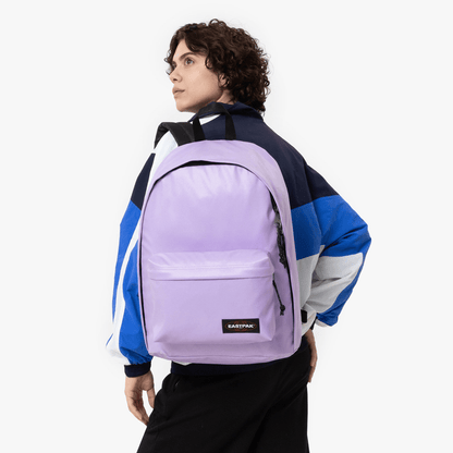 Alpha 55 Eastpak out of office glossy lilac