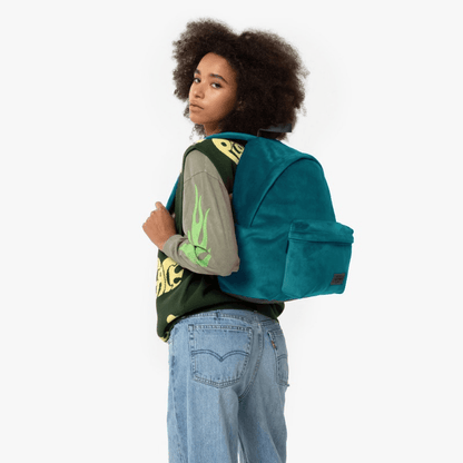 Alpha 55 Eastpak padded pak'r velvet peacock