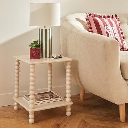 Alpha 55 Ivoire Table café avec étagère Chamlo – Pratique et déco