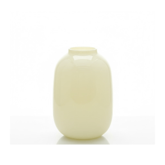 Alpha 55 Vase Cylindro-Oval en Verre Ivoire – Élégance Moderne