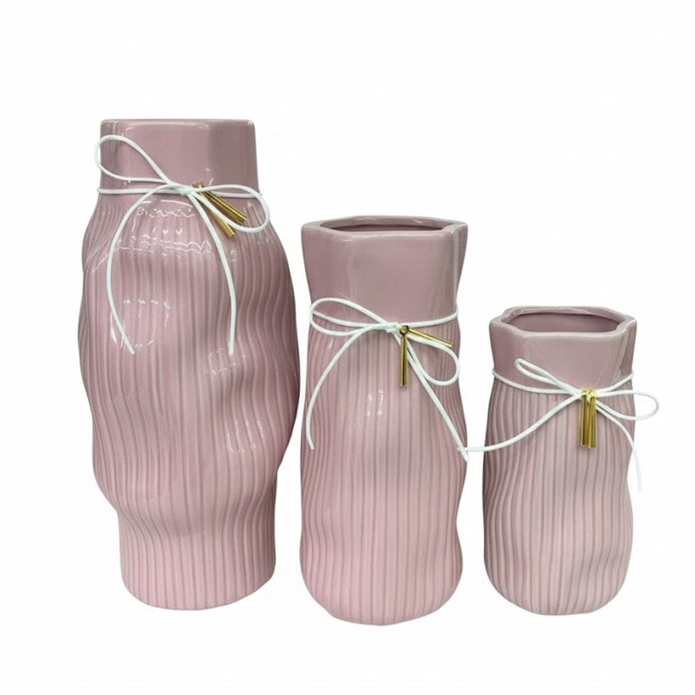 Alpha 55 Vase en céramique difforme rayé avec cordon décoratif