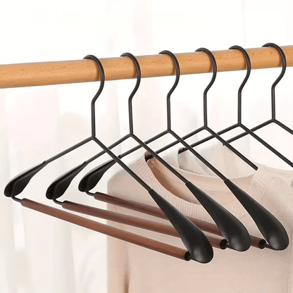 Alpha55 Cintre en métal & bois pour costume – Élégance et robustesse