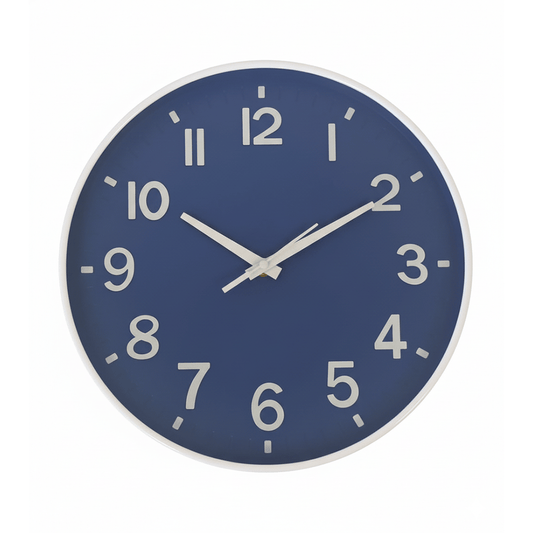 Alpha55 Horloge murale blanche fond bleu – Look moderne