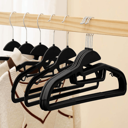 Alpha55 Set de 10 cintres en plastique noir – Antidérapants